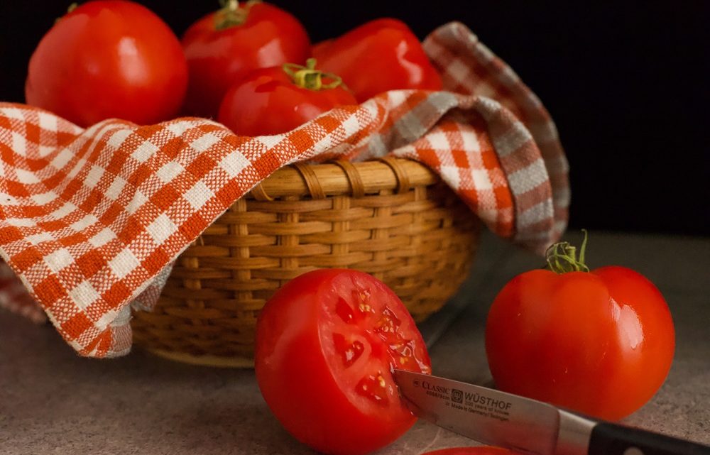 Jak obrać pomidory ze skórki?