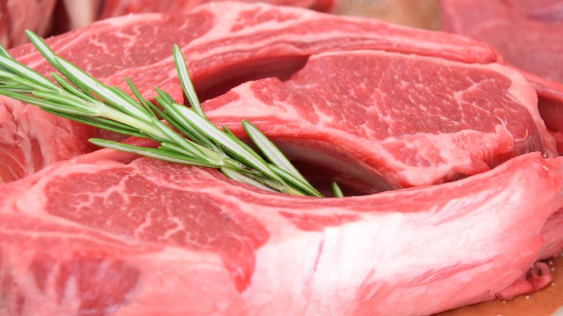 Jak rozpoznać zepsute mięso?