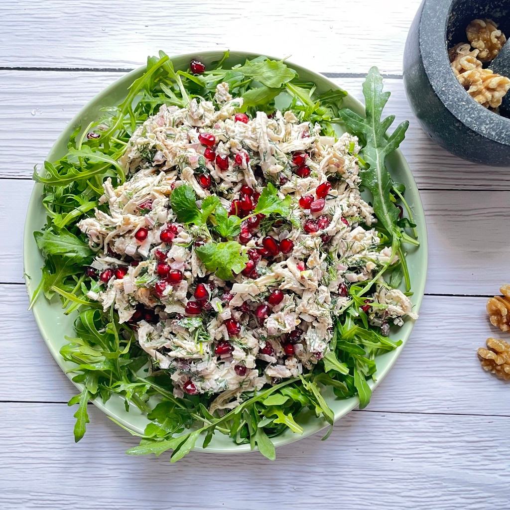 gruzińska sałatka z kurczakiem