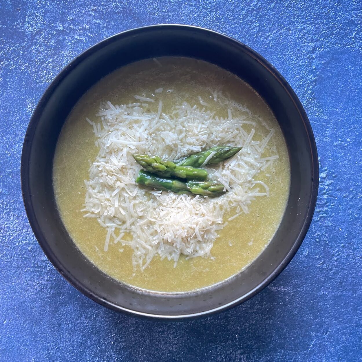 zupa krem z zielonych szparagów